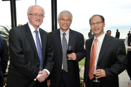 Australian High Commissioner to Malaysia, H.E. Mr Miles Kupa, Chair of Malaysian American Electronics Industry (MAEI) and Governor of American Malaysian Chamber of Commerce, Dato’ Wong Siew Hai and Honorary Consul for Australia in Penang, Dato’ Vincent Loh Khee Lian at the reception.